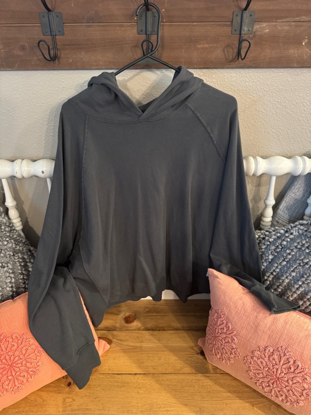 Vuori Gray Everyday hoodie Pullover
